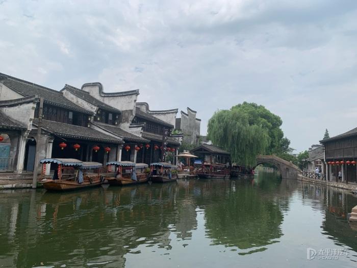 两个叔叔对一个侄子，比两个女婿对一个岳父好数百万倍，这话大家信不信？游戏画面